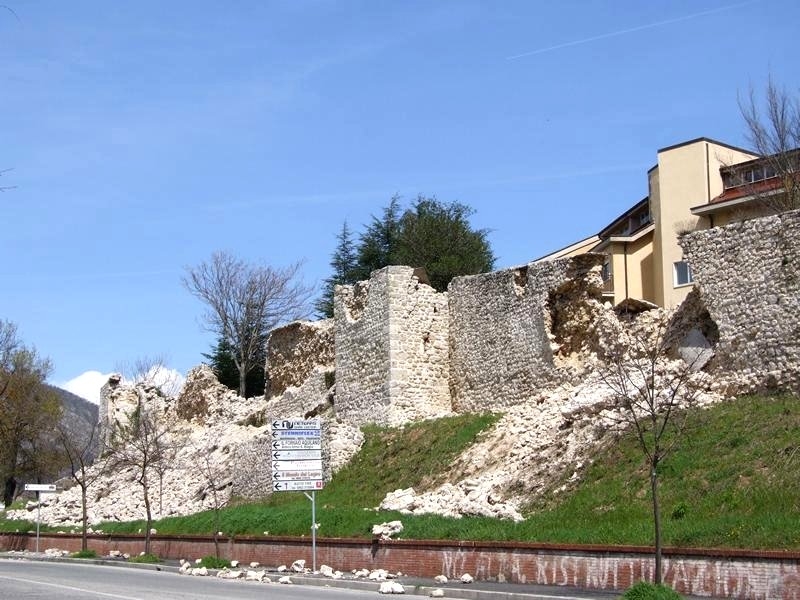 L’Aquila,   approvato progetto per mura civiche nuova illuminazione e telecamere