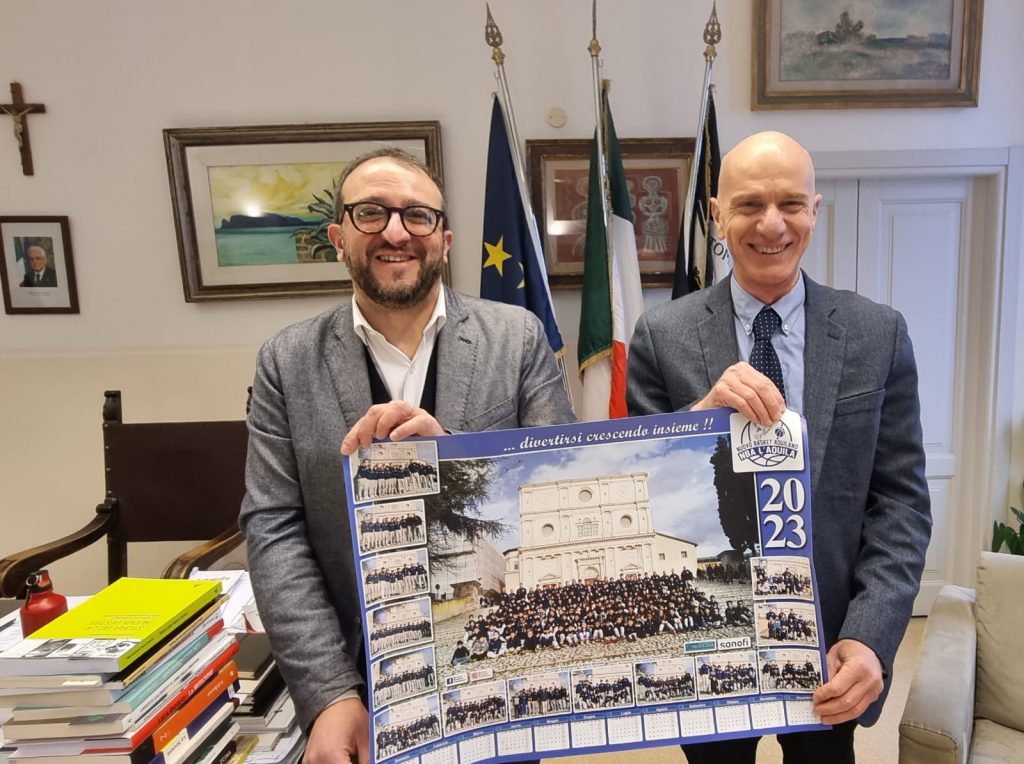 Il nuovo basket aquilano presenta al sindaco il calendario artistico 2023