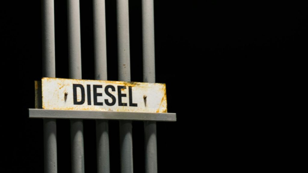 Stop improvviso al diesel, questi distributori non possono più venderlo | Se ti beccano sono oltre 7000€ di multa