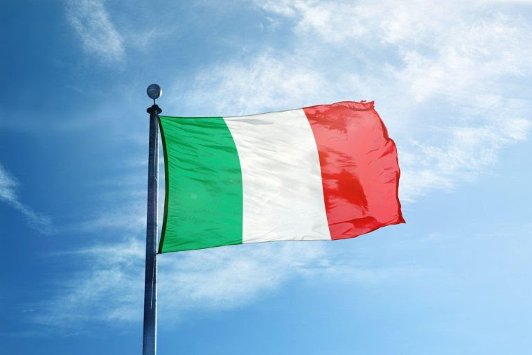 Il Tricolore issato in tutte le sedi Anaper celebrare il 25 Aprile