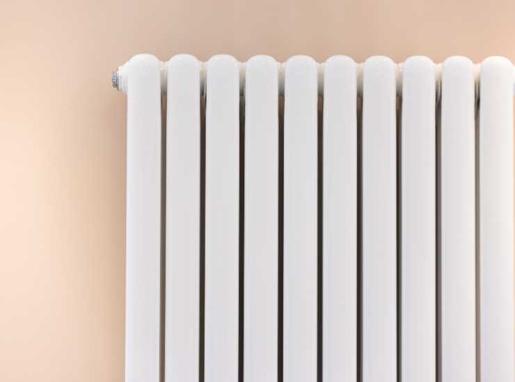 Allarme termosifone rischi 3000 euro di multa - Acquilatv.it (Fonte foto Canva)