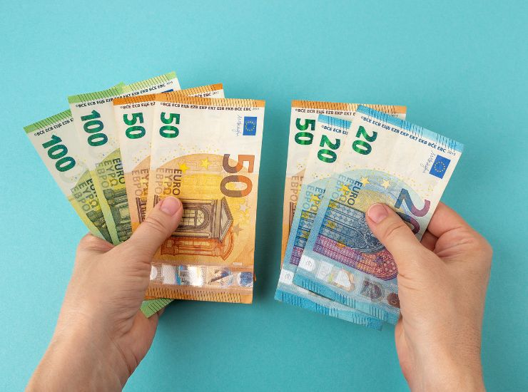 Alle poste ti spettano 500 euro con la tessera sanitaria - Aquilatv.it (Fonte foto Canva)