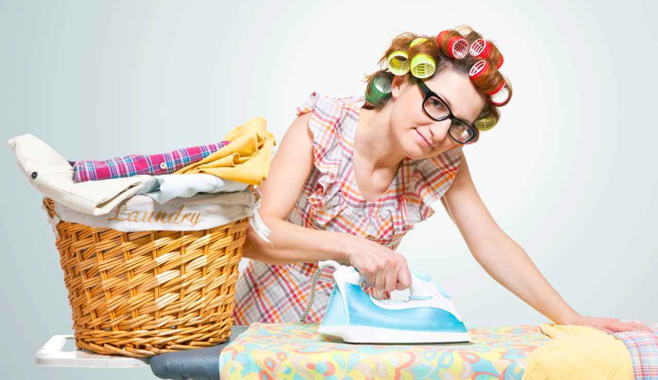 Bonus casalinghe 1500 euro per loro - Aquilatv.it (Fonte foto Canva)