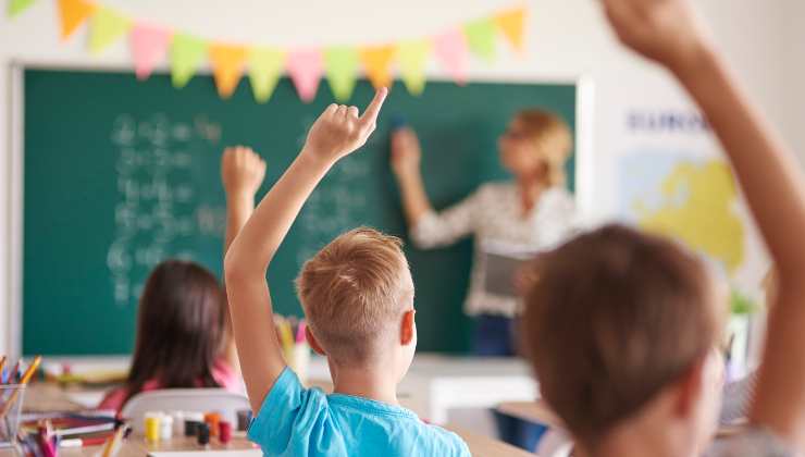 Carta verde a scuola, ora è obbligatoria - aquilatv.it - 20251030