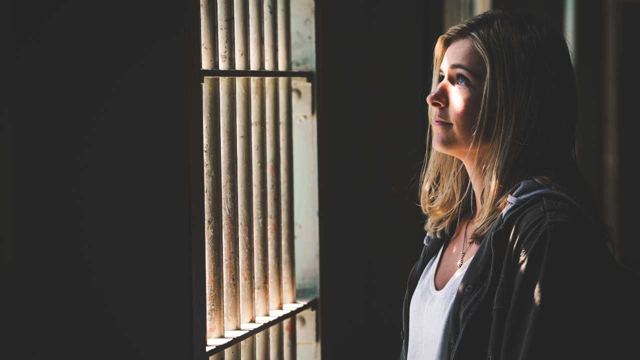 Coprifuoco, i residenti sono esausti - aquilatv.it - 20251015