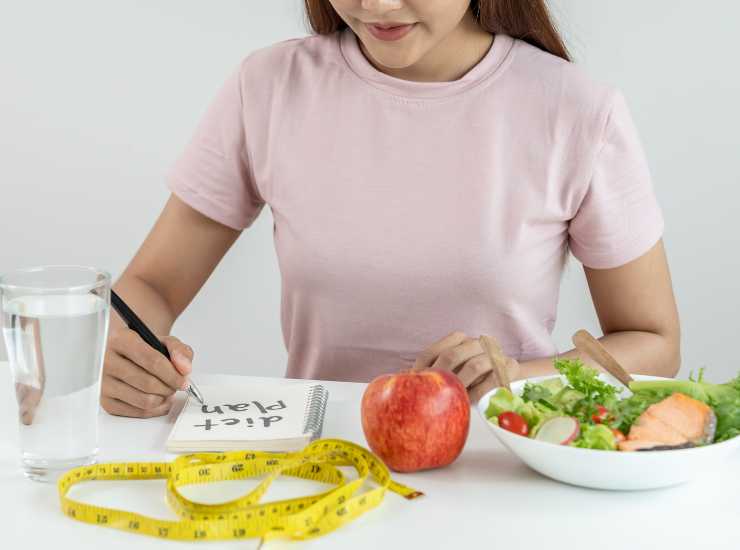 Dieta prima di Natale - Aquilatv.it (Fonte foto Canva)