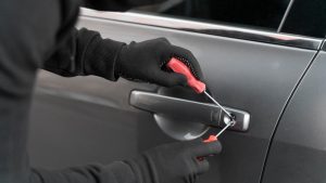 Furto auto - aquilatv.it - 20251027