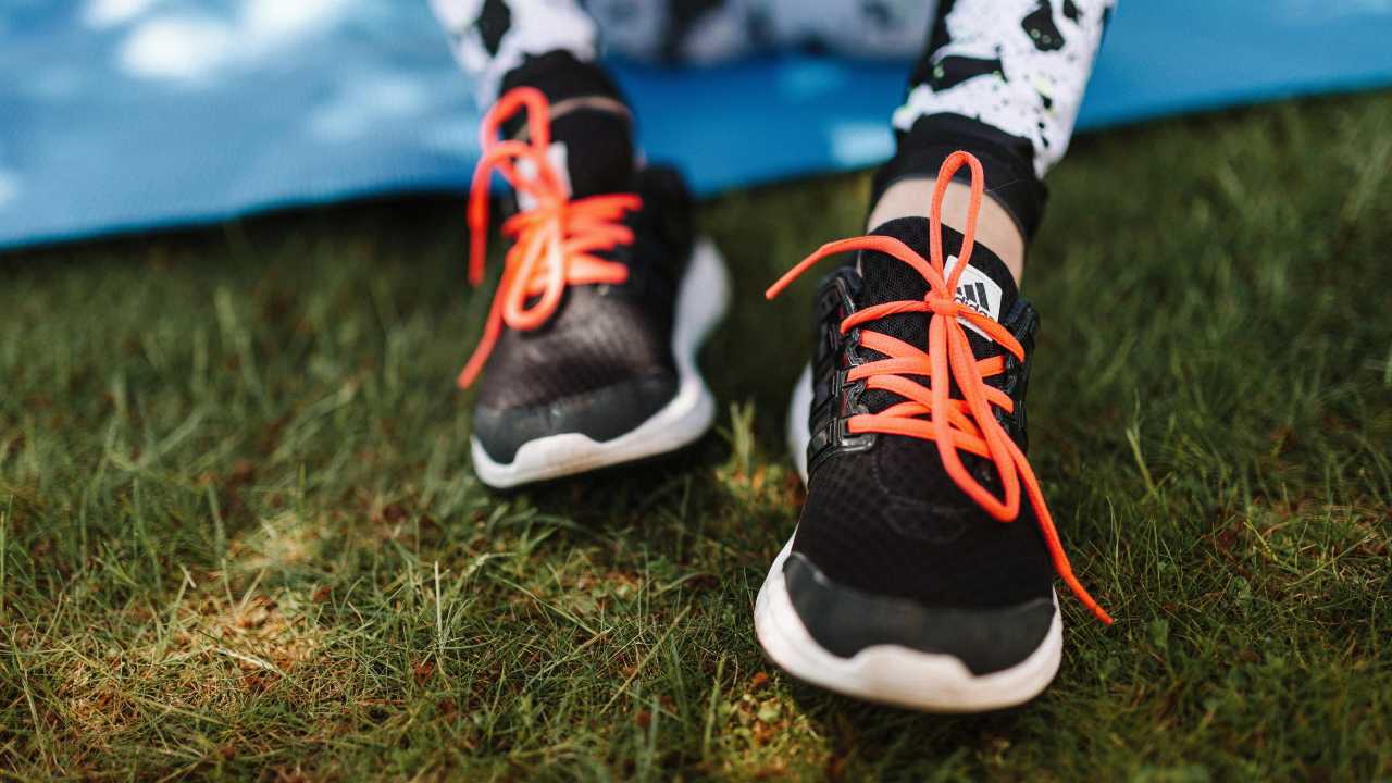 Lidl sfida Adidas, le scarpe che vanno a ruba - aquilatv.it - 20251001