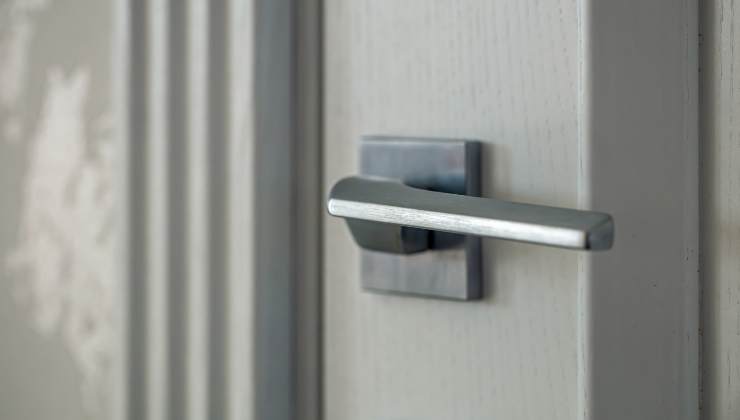 Maniglia della porta, come prevenire lo scasso - aquilatv.it - 20251014
