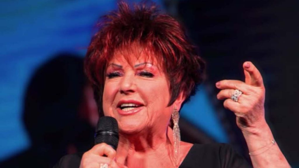 Orietta Berti, incidente durante il concerto - aquilatv.it - 20251029