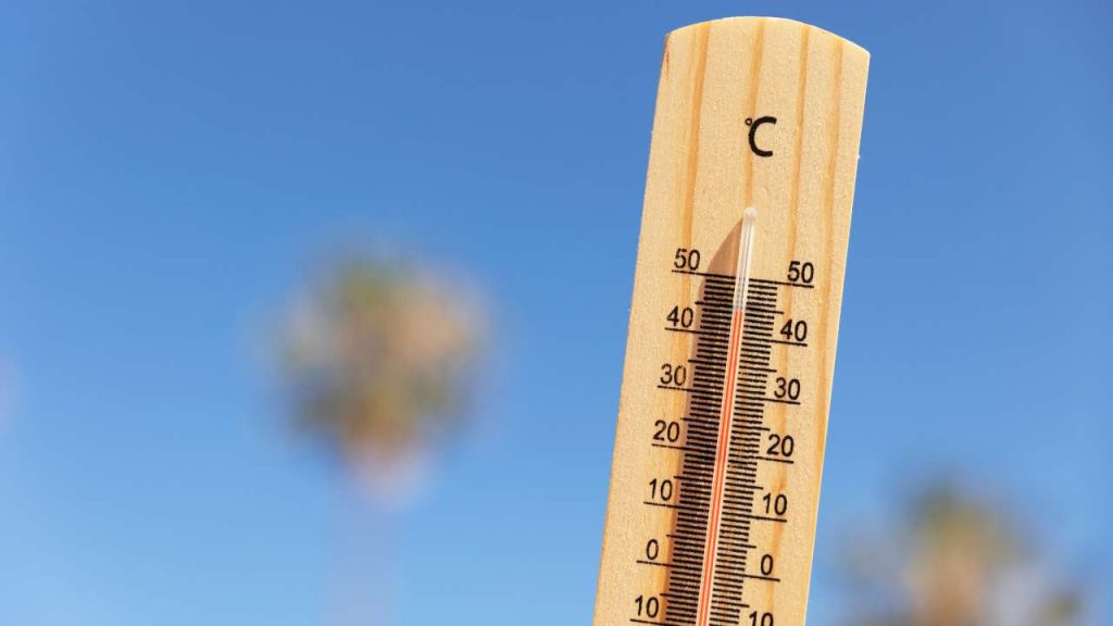 Ottobre con un clima estivo - aquilatv.it - 20251009