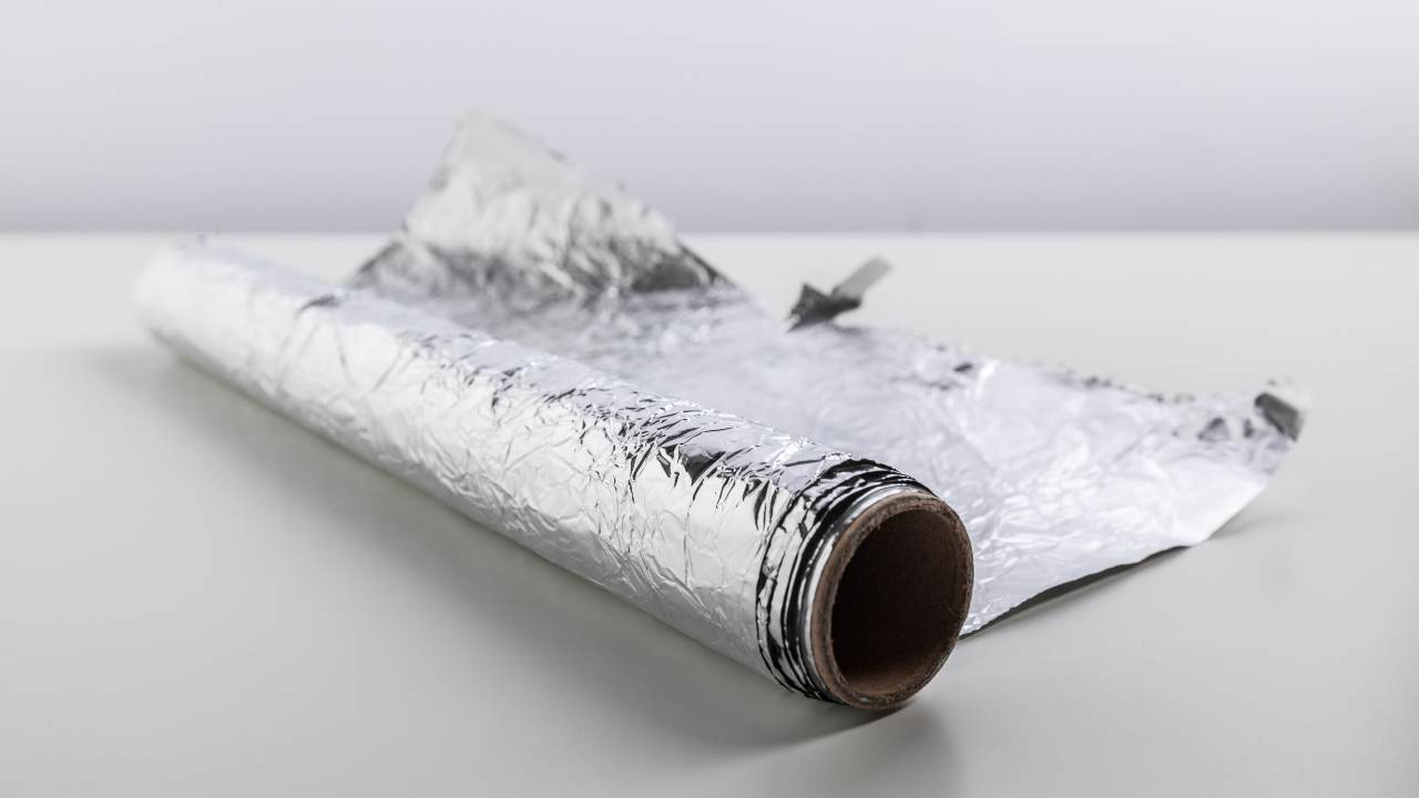 Perché si mette la carta stagnola sulla maniglia della porta - aquilatv.it - 20251014