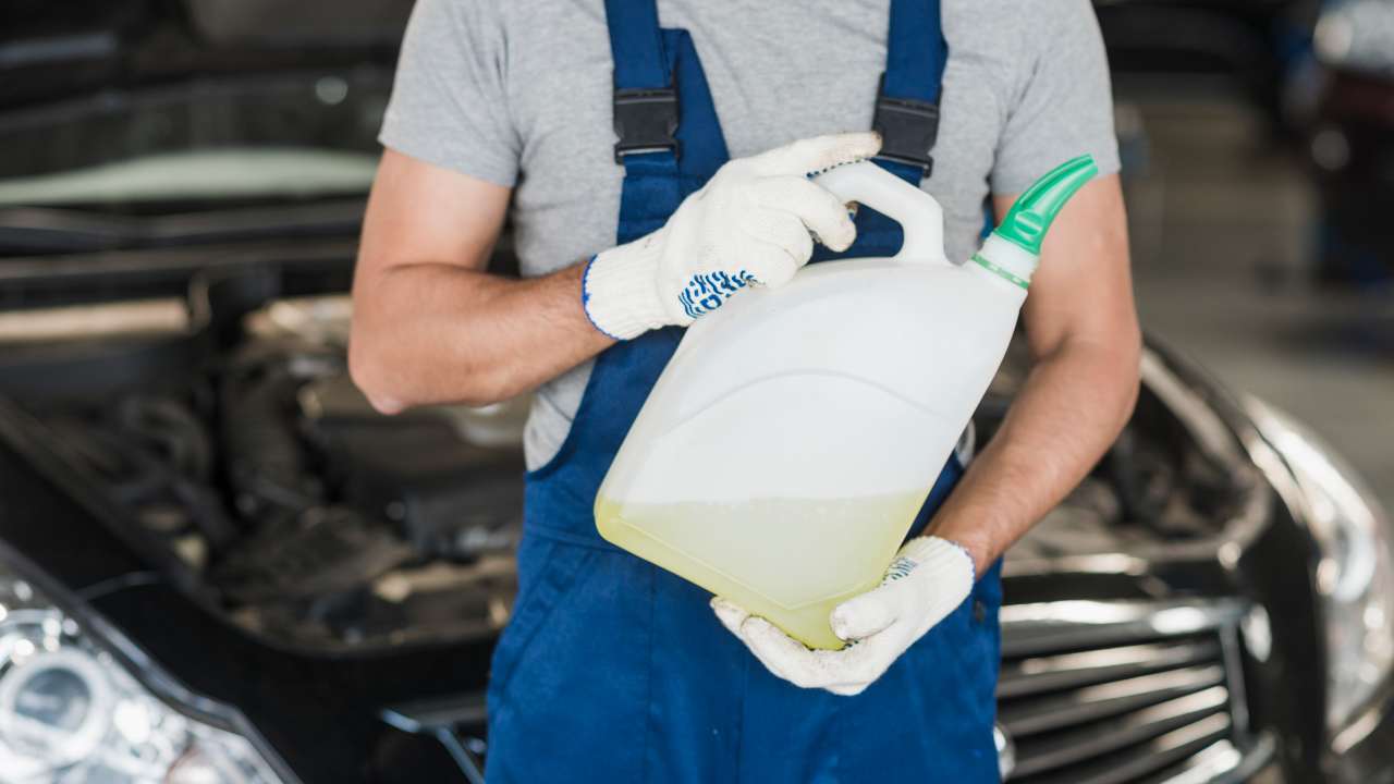 Quale liquido controllare sempre nell'auto - aquilatv.it - 20251020