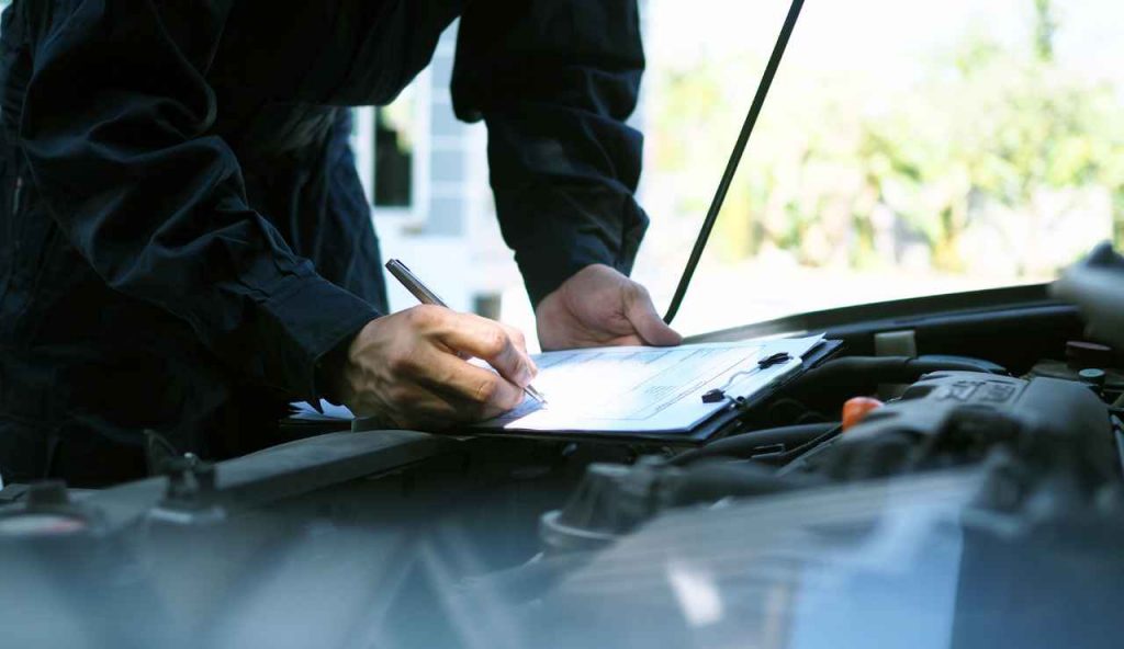 Revisione auto stai rischiando grosso - Aquilatv.it (Fonte foto Canva)