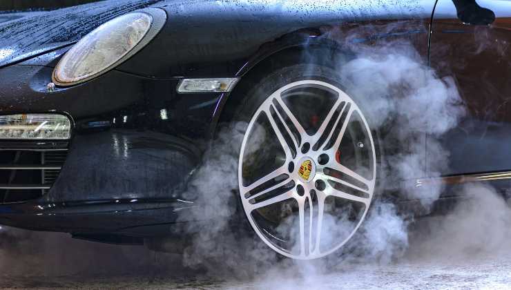 Sanzioni pesanti per chi usa gomme diverse - aquilatv.it - 20251015