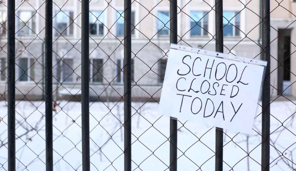 Scuola chiusa per incolumità - Aquilatv.it (Fonte foto Canva)