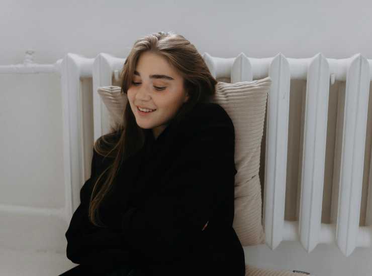 Termosifoni sempre accesi risparmi 400 euro in un anno - Aquilatv.it (Fonte foto Canva)