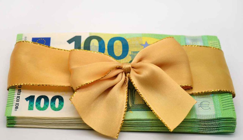 Tredicesima in regalo 312 euro - Aquilatv.it (Fonte foto Canva)