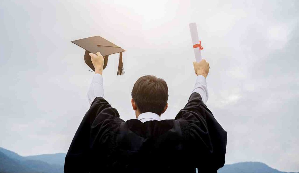 Università attenzione a quale scegli - Aquilatv.it (Fonte foto Canva)
