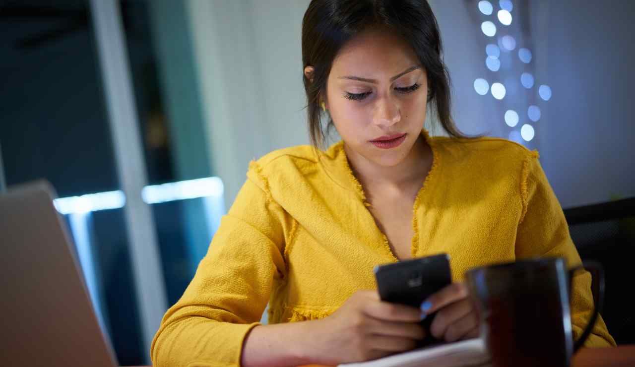 Whatsapp numero bloccato conversazioni cancellate - Aquilatv.it (Fonte Foto Canva)