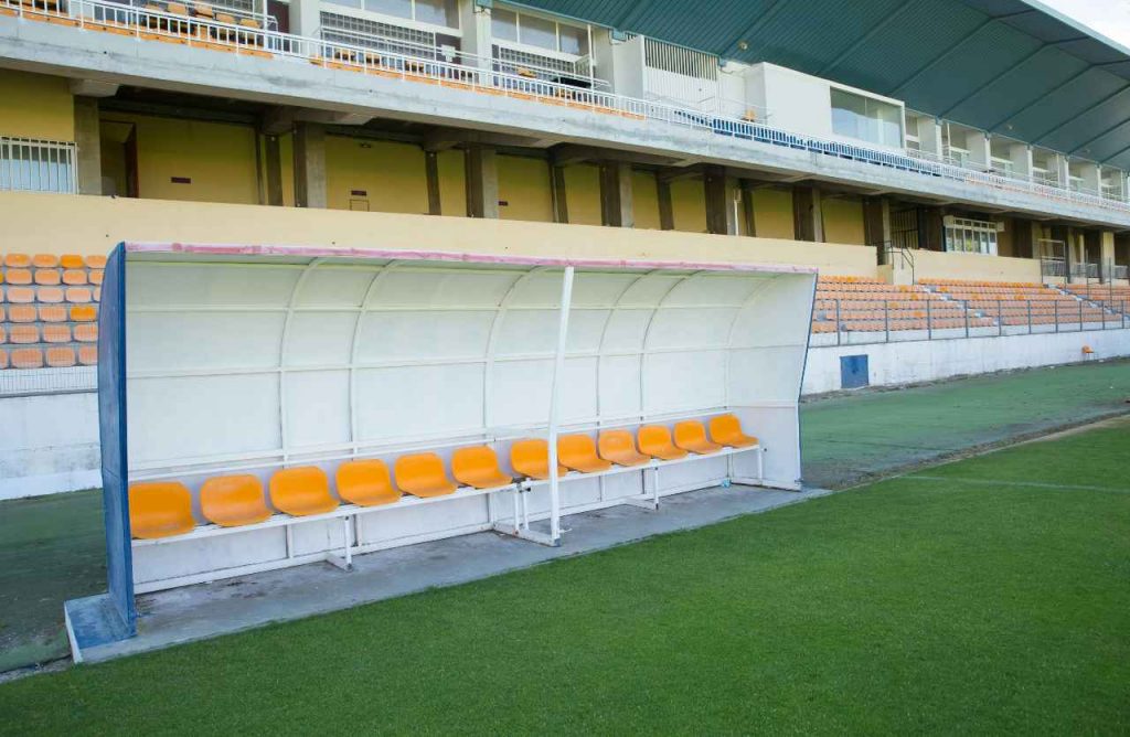 panchina allo stadio