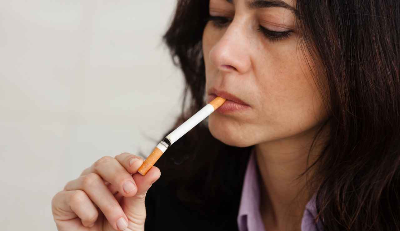 Fumatori sul lastrico aumentano i costi delle sigarette - Aquilatv.it (Fonte foto Canva)