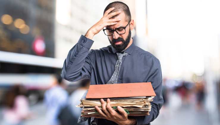 I lavoratori rischiano di perdere la tredicesima - aquilatv.it - 20251101