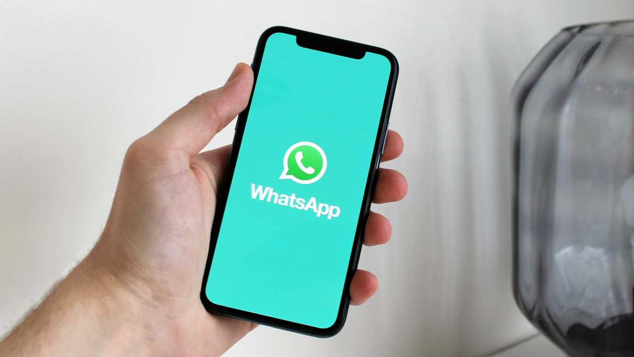 WhatsApp, addio alla funzione più usata - aquilatv.it - 20251104